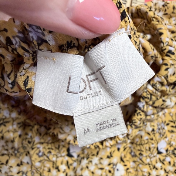 NWOT LOFT GOLD YELLOW MUSTARD FLORAL DAISY TOP LONG SLEEVES. top - Picture 7 of 7